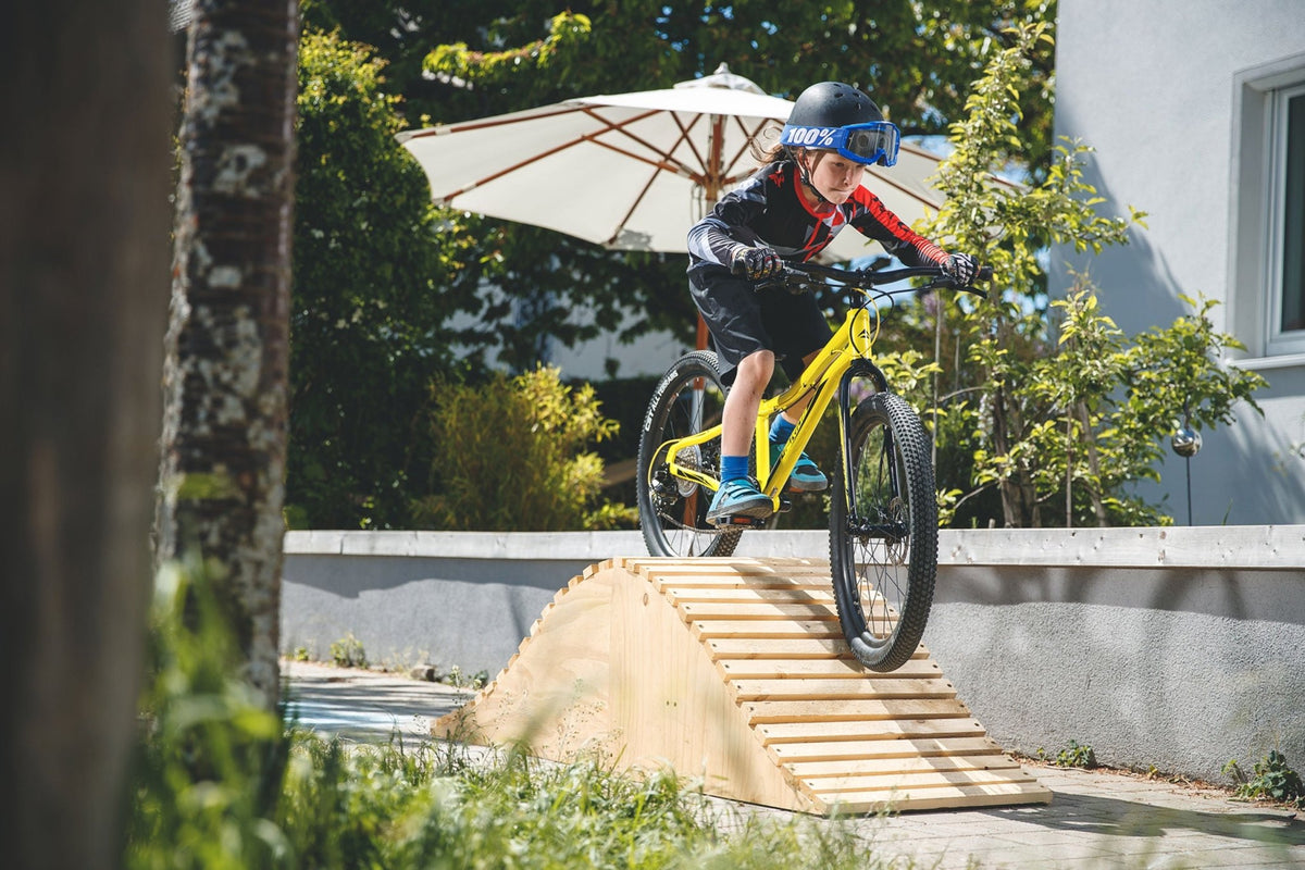 Merida Matts J. Champions (2022) - AMoore Bikestore