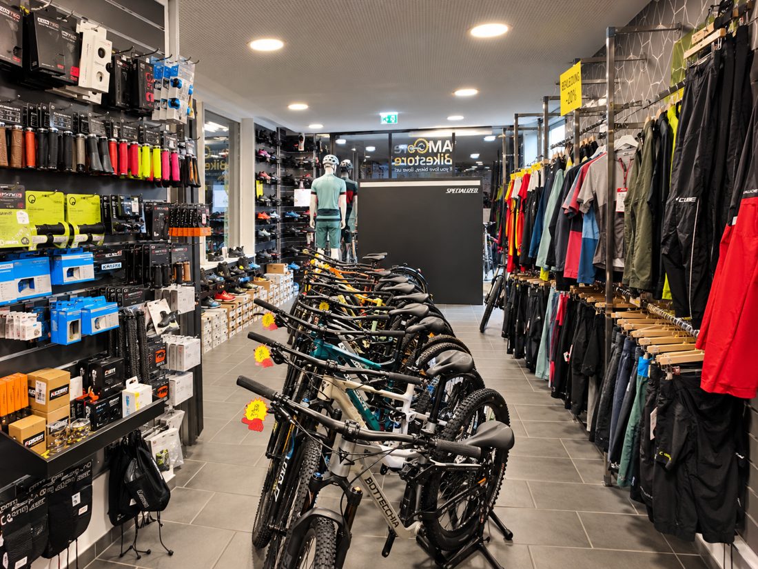 Verkaufsraum im AMoore Bikestore Oberndorf